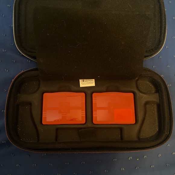 Nintendo switch Mario case - Picture 2 of 4